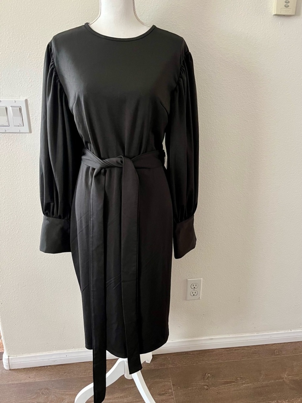 STYLEWE Black Long Sleeve Tie-Waist Midi Dress